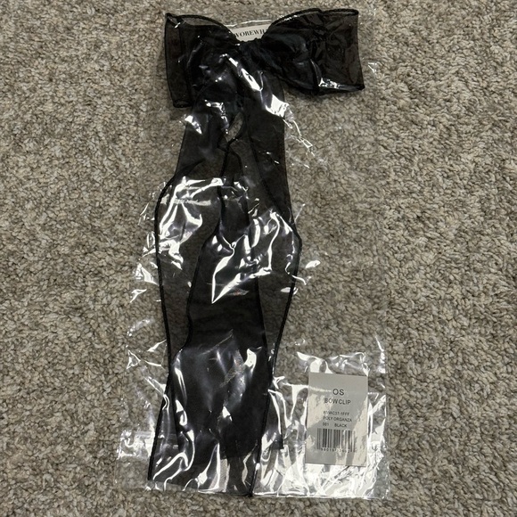 NWT WeWoreWhat Black Hair Bow Clip - Picture 3 of 7